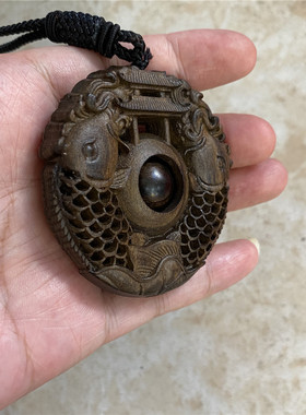 鱼跃沉香转运珠手把件木质吊坠