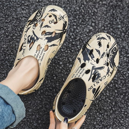 Босоножки, нескользящие тапочки в стиле Crocs на платформе, износостойкие пляжные летние мужские тапочки, закрытый носок, подходят для носки на улице