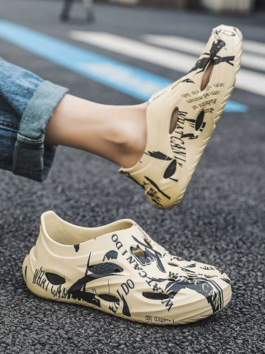 Босоножки, нескользящие тапочки в стиле Crocs на платформе, износостойкие пляжные летние мужские тапочки, закрытый носок, подходят для носки на улице