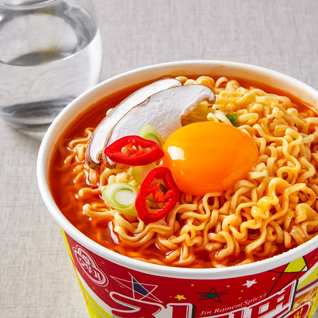 Imported tumbler spicy real ramen 110g barrel