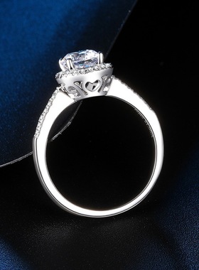 跨境速卖通s925纯银莫桑石戒指女直臂圆包轻奢高级感求婚结婚戒指