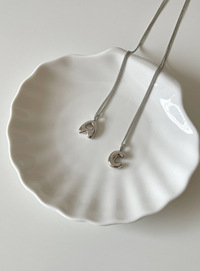 情侣字母项链定制男女高级感原创小众情侣款锁骨链饰品生日礼物