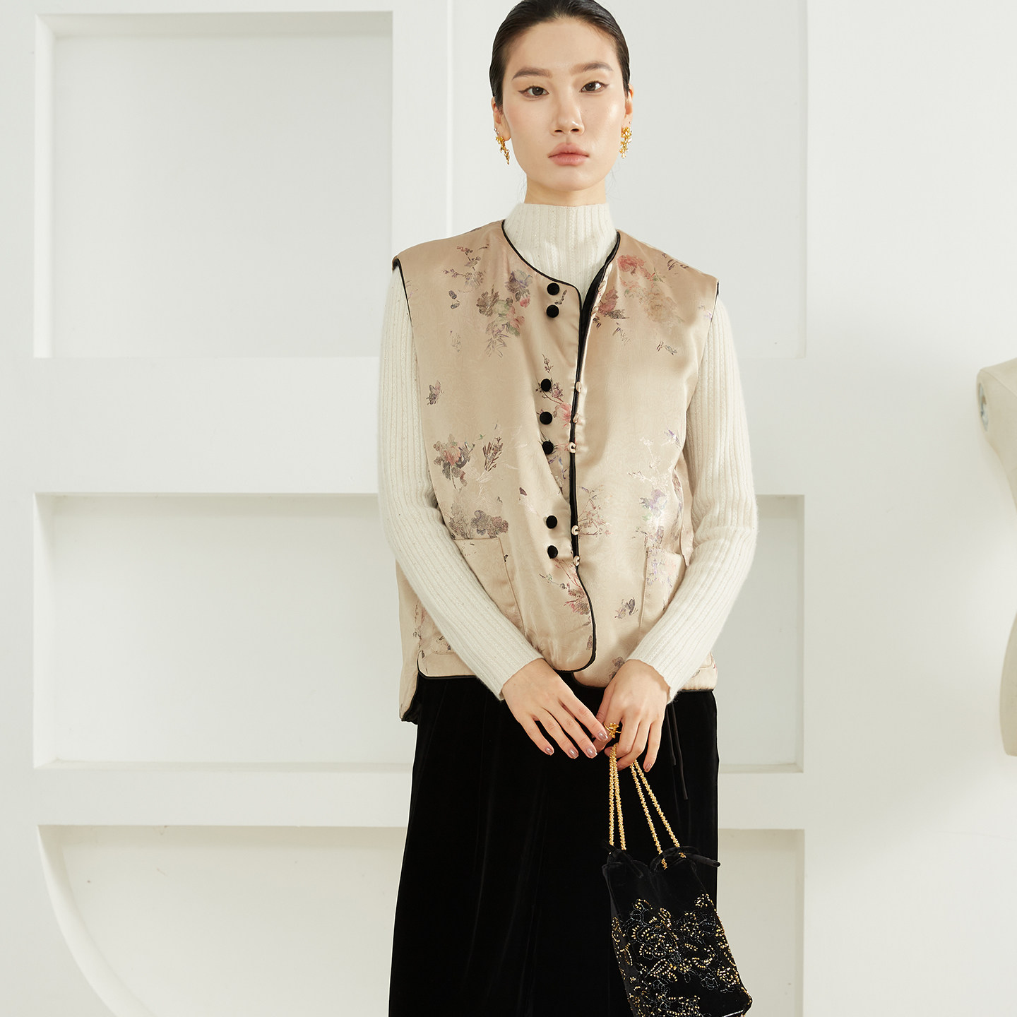 高定90白鹅绒双面穿新中式丝绒鹅绒服马甲外套女国风真丝羽绒服冬 - 图0