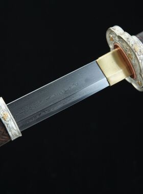 龙泉市刀剑花纹钢烧刃铜装唐横刀