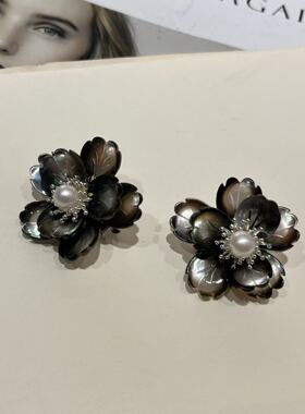 国风天然黑蝶贝珍珠牡丹花胸针高档女精致典雅高级感胸花别针配饰