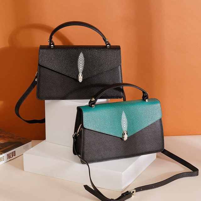 Fashion new temperament genuine leather cross-body handheld small square bag