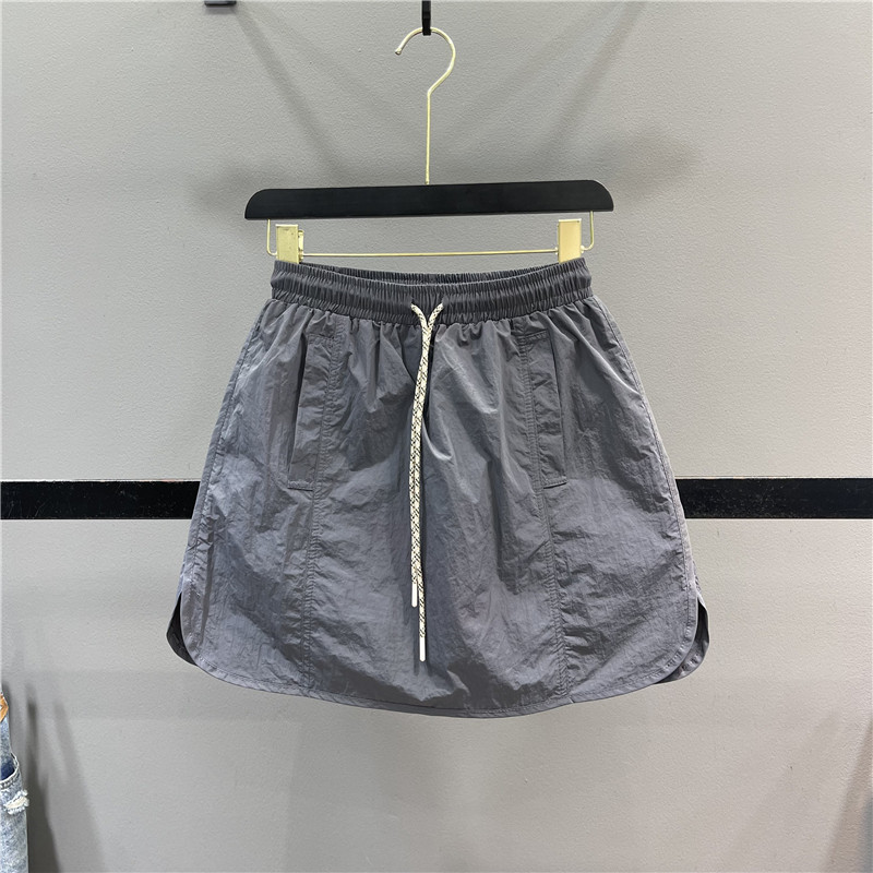 设计感小众工装半身裙女夏季松紧腰a字裤裙宽松显瘦开叉休闲短裙 - 图1