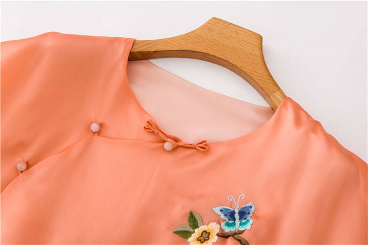原创设计轻奢夏季新中式橘粉时尚圆领手工扣真丝欧根缎短袖连衣裙 - 图0