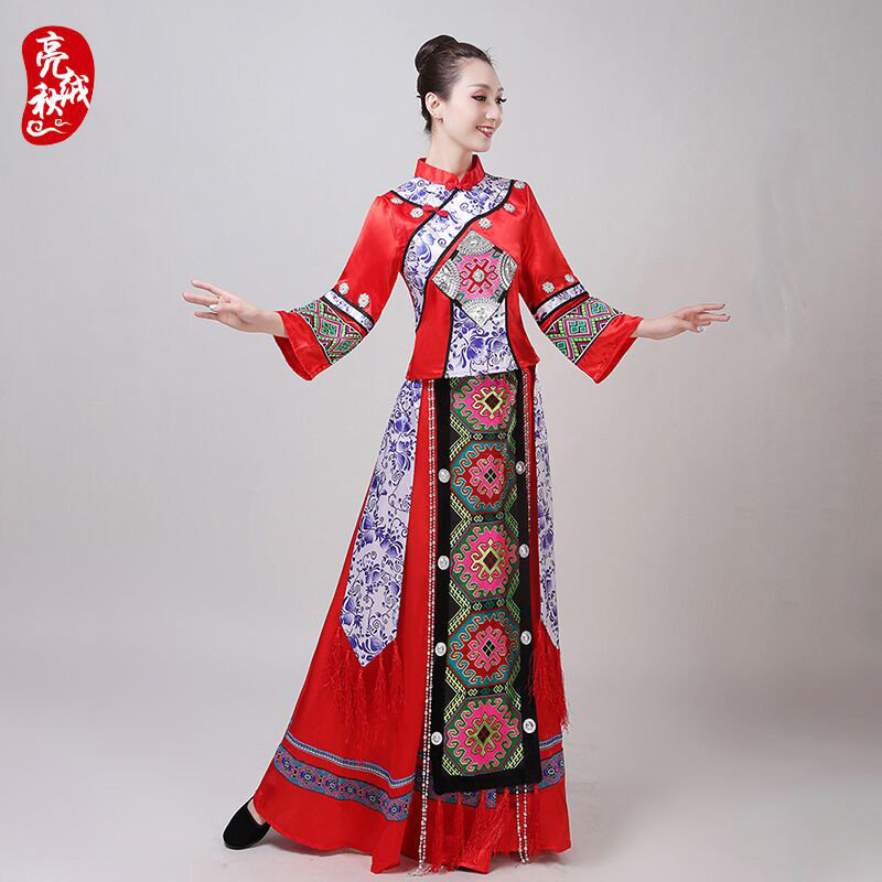 苗族服装女成人长款贵州彝族舞蹈服 亮秋绒民族服装/舞台装