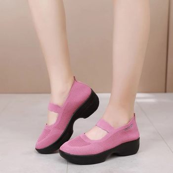 21 Summer and Autumn Old Beijing Flying Net Women's Shoes Shallow Mouth Square Dance Shoes Breathable Versatile Soft Sole Mom Shoes for Work