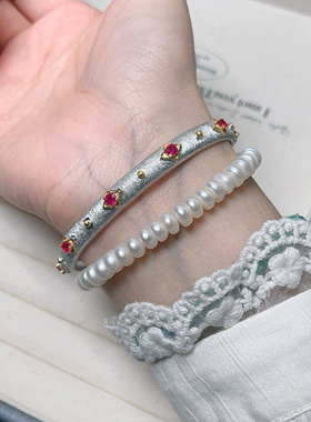 s925纯银新款布契拉缇风拉丝纯银手镯红宝石透辉石开口手环高级感