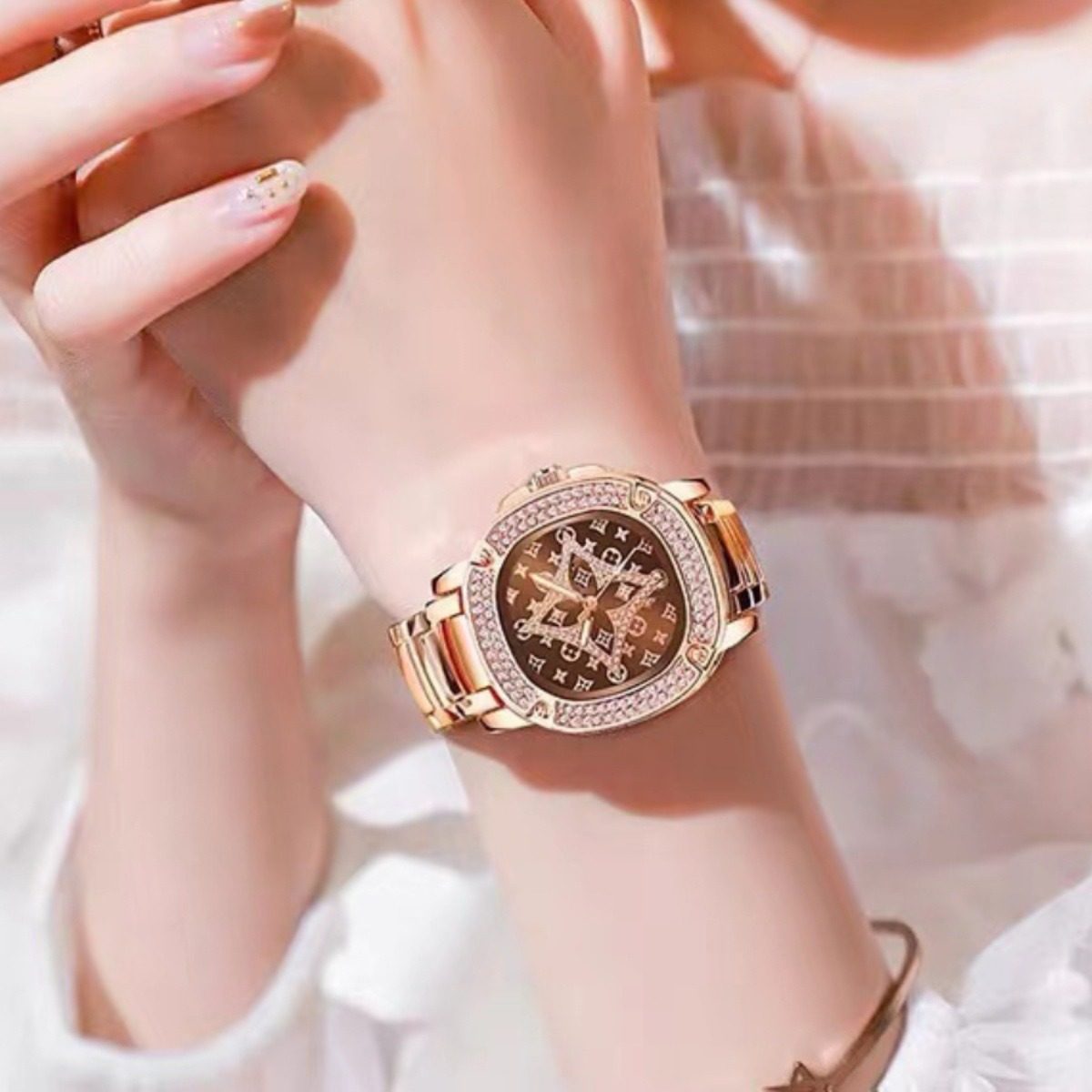 灵感复古镶钻小方表防水女士手表轻奢闪耀装饰学生礼物知性石英表,淘宝优惠券,粉丝福利购,淘宝优惠卷