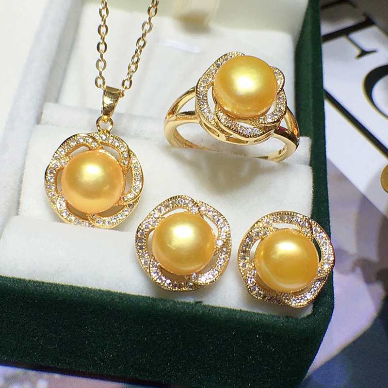 Necklace and earrings three-piece women's fashion set with real pearls