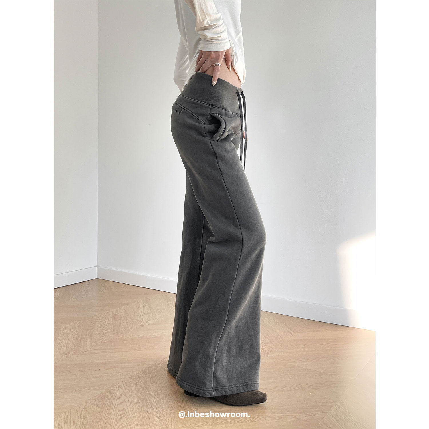 Inbeshowroom美式做旧微喇叭高腰加绒卫裤女秋冬保暖抽绳休闲裤子,淘宝优惠券,粉丝福利购,淘宝优惠卷