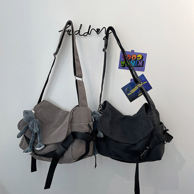 帆布复古休闲男士旅行单肩小挎包 单色空间男士包袋