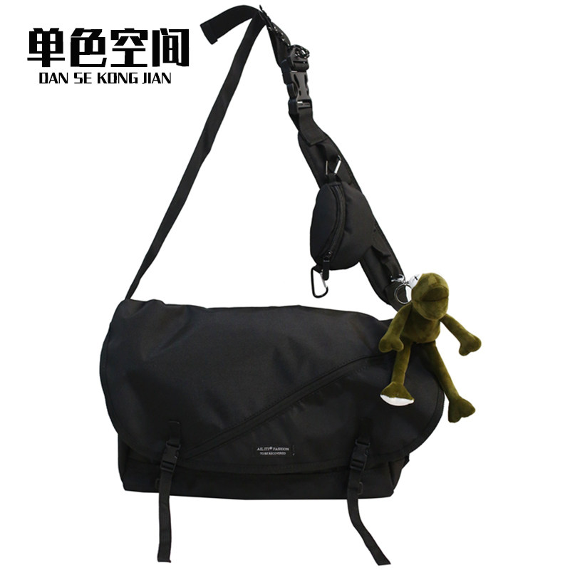 机能工装男士潮牌日系新款斜挎包 单色空间男士包袋