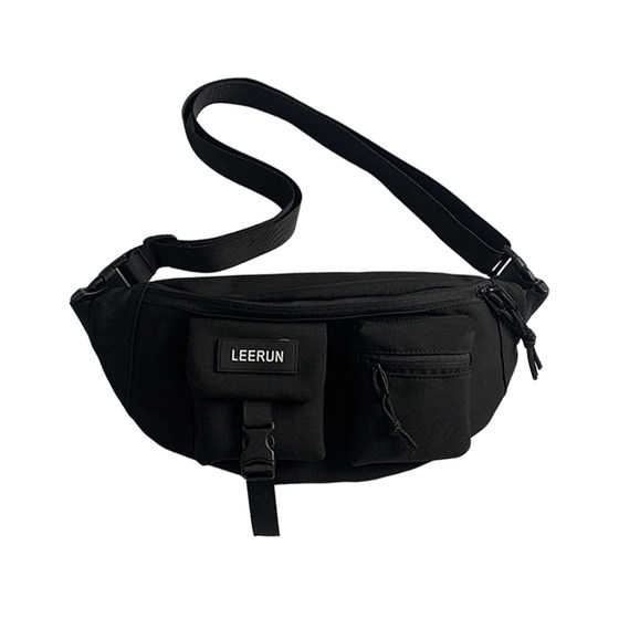 Wow! So pretty! Go for this trendy cross-shoulder bag