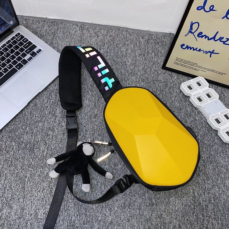 潮流简约多面体胸包男机车女斜挎包 单色空间胸包