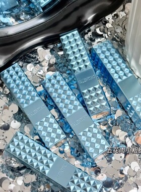 Valentino华伦天奴好运蓝限定铆钉口红670R/137A/412A/134R/312R