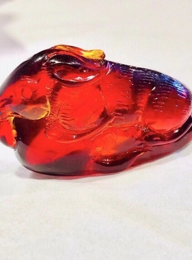 天然原矿缅甸琥珀血珀生肖兔子吊坠挂件