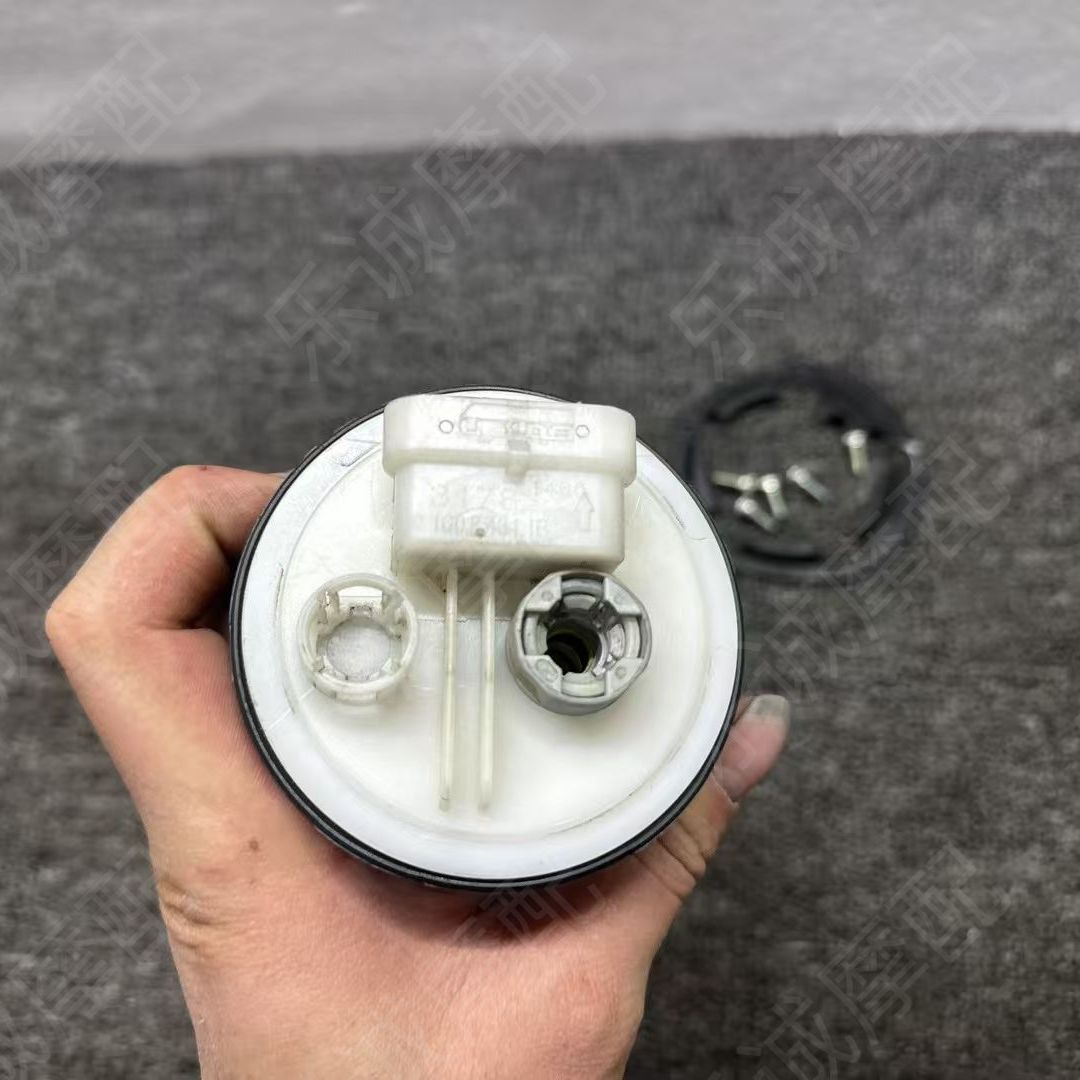 适用杜卡迪mtsv4/v2/1260/1200/950 汽油泵 原装拆车 - 图2