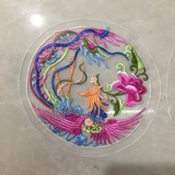 Вышитый вспомогательный материал из изысканной сетки.