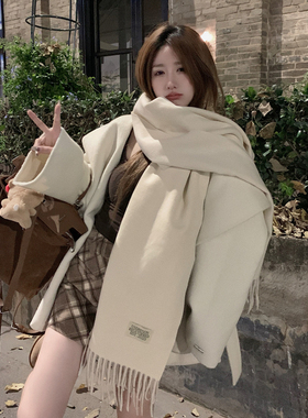 高级感白色仿羊绒围巾女冬季保暖
