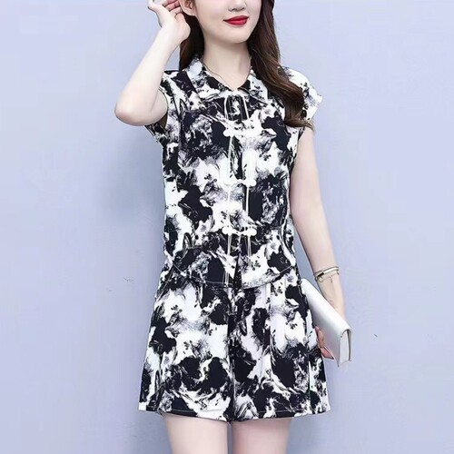大码女装2025夏季胖mm复古盘扣水墨画印花上衣时尚休闲短裤两件套 - 图1