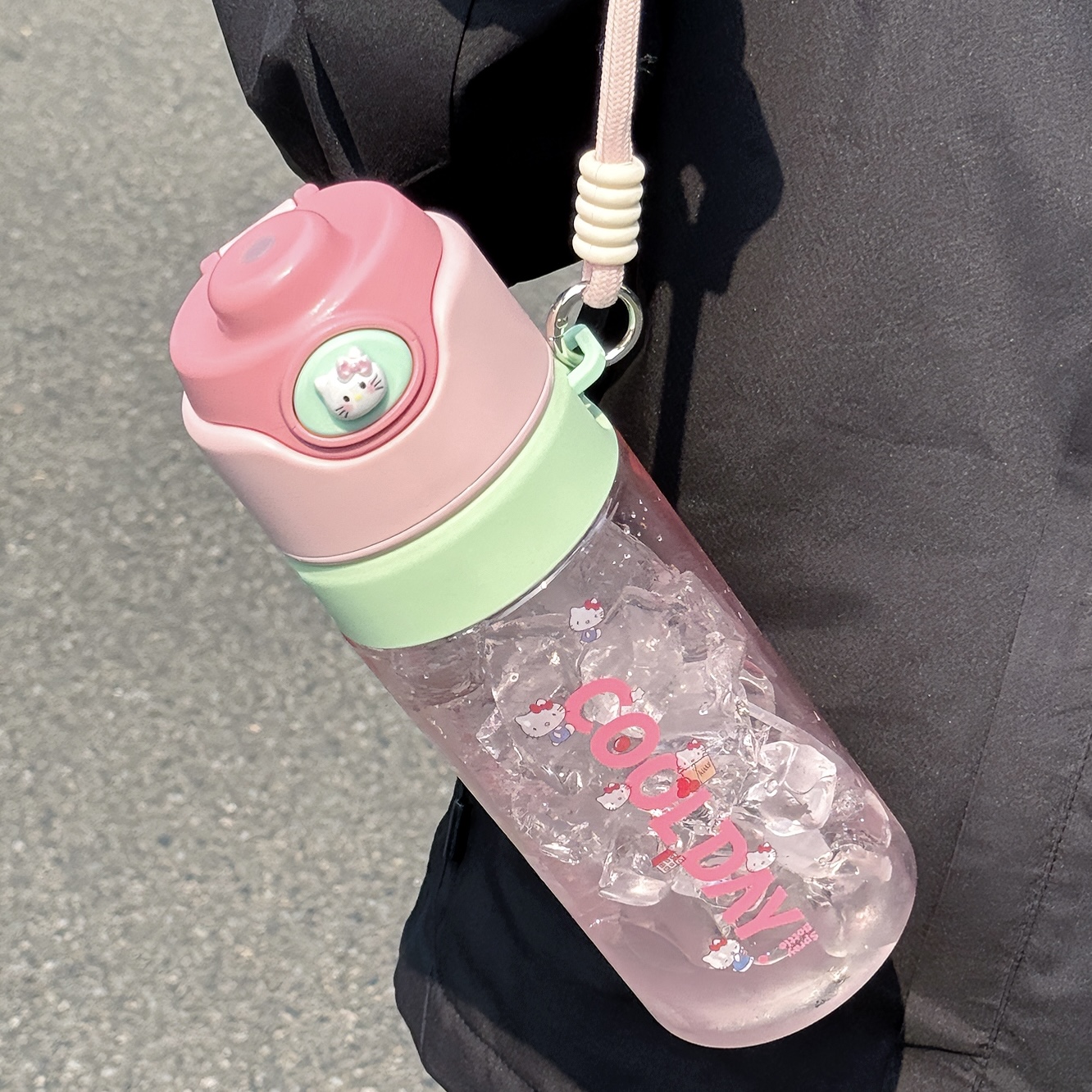 喷雾水杯女生夏日学生上学喷水壶儿童可爱吸管杯子户外运动大水壶 - 图3
