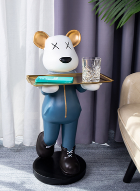 迎宾熊落地摆件暴力熊电视柜旁