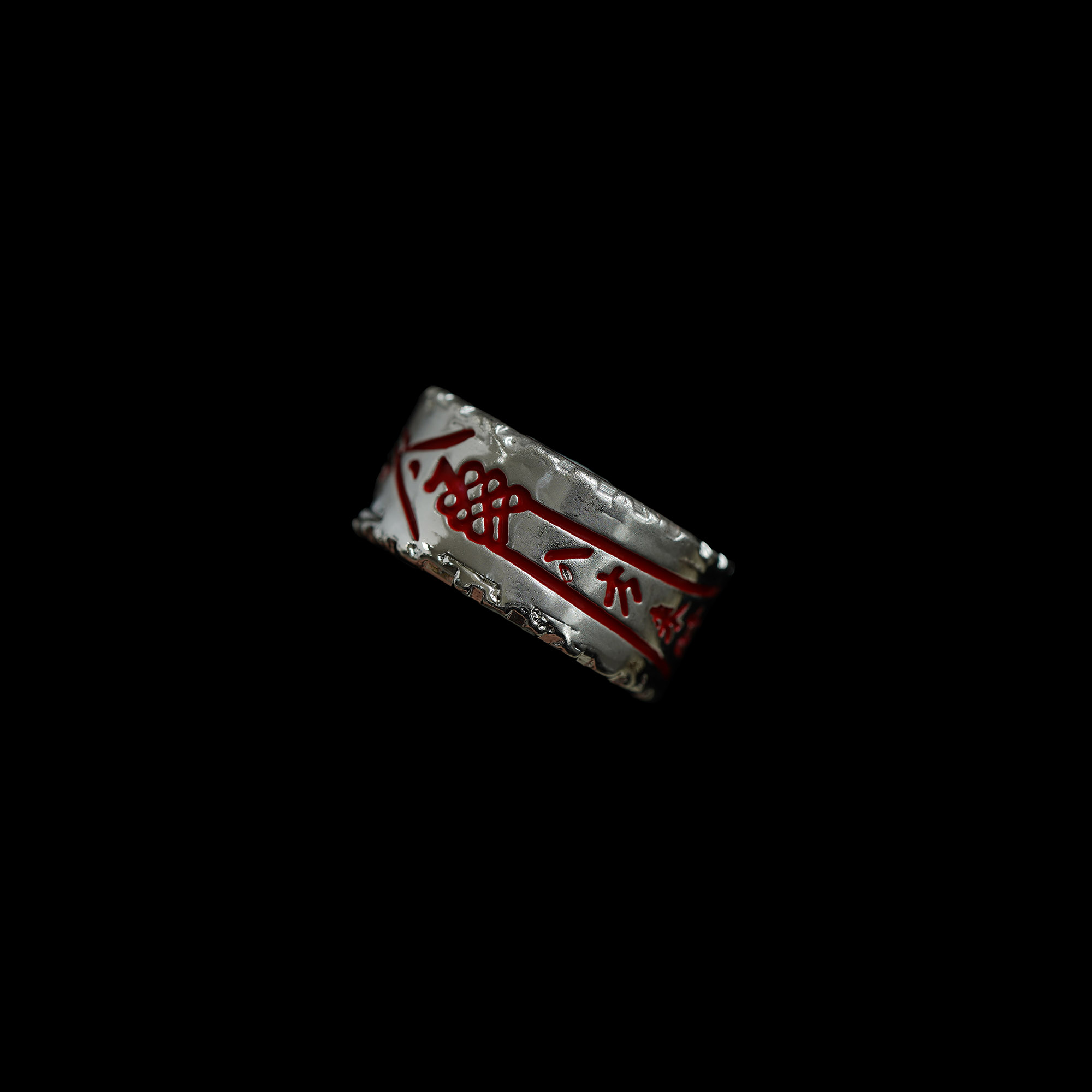 Vintage engraved men's and women's rings directions