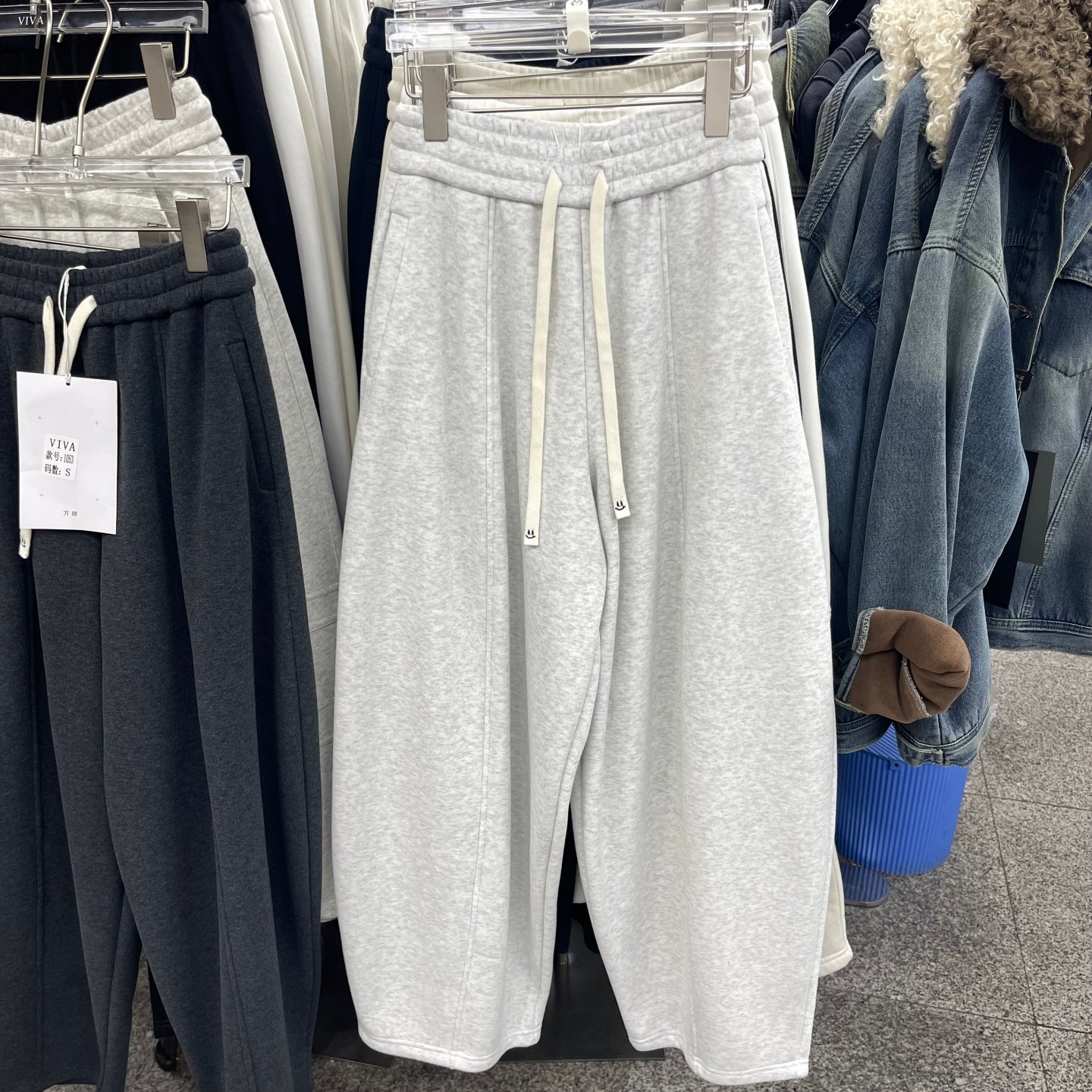 韩系百搭加厚宝宝绒休闲卫裤女2025秋冬新款松紧腰舒适弯刀裤长裤,淘宝优惠券,粉丝福利购,淘宝优惠卷