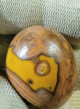 天然图形葫芦镶嵌黄色玛瑙奇石