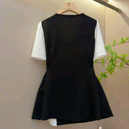 假两件条纹短袖上衣胖mm显瘦大码女装拼接盘扣衬衫新款2026洋气衫 - 图2