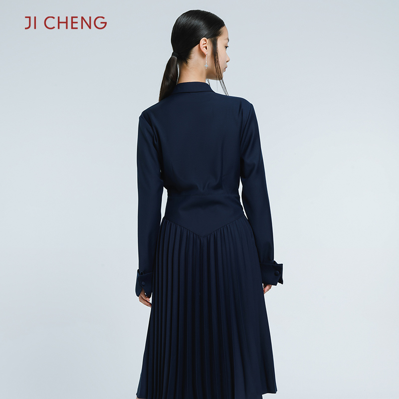 Ji Cheng吉承设计师原创新款长袖衬衫连衣裙压褶修身显瘦春夏长裙 - 图2