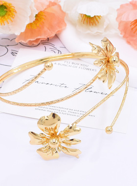 新款欧美时尚金色立体花朵臂镯女