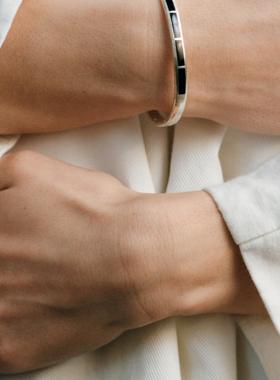 ABOAB SURROUND系列Onyx Filled手镯 原创设计银镶黑玛瑙卡扣设计