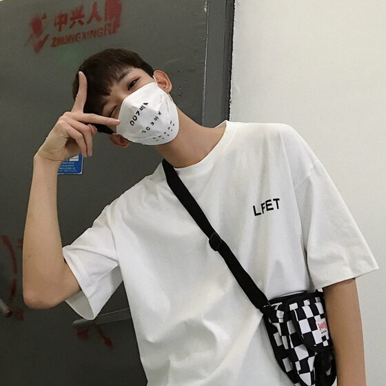 2025 new summer short-sleeved T-shirts are loose and versatile