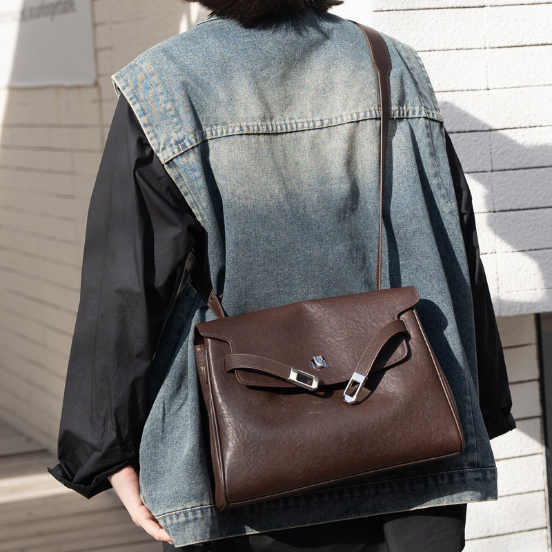 2026春季新款真皮宽肩带休闲包高档纯牛皮大容量单肩斜挎包女简约,淘宝优惠券,粉丝福利购,淘宝优惠卷