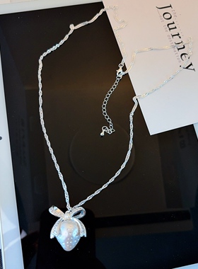 甜妹风蝴蝶结草莓银色锁骨链