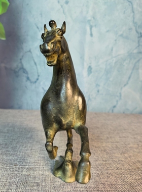 铜马马踏飞燕摆件仿古招财书房