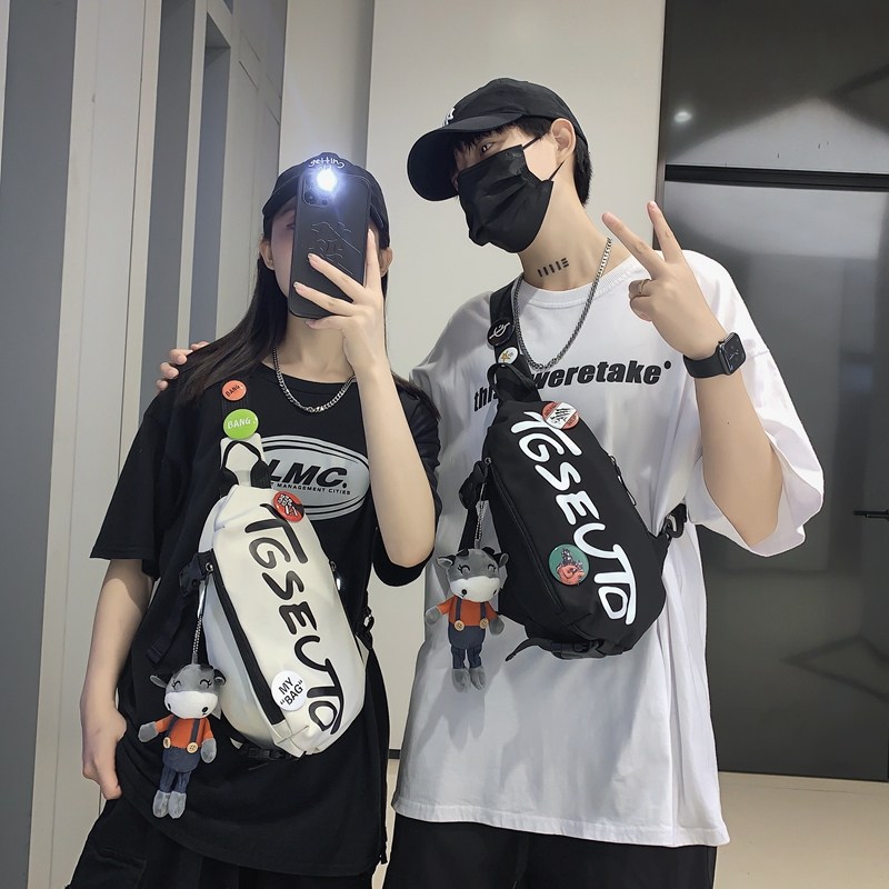 ins潮牌胸包男休闲日系单肩斜挎包 满江红箱包男士包袋