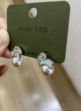 洋洋得意耳钉～法式设计感贝母小羊珍珠耳饰卡通生肖羊趣味耳环