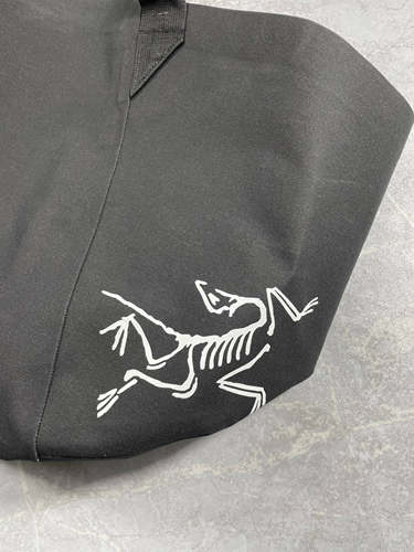 现货Arcteryx始祖鸟 CARRIER 45L 手提袋包 gear tote 防水托特包 - 图1