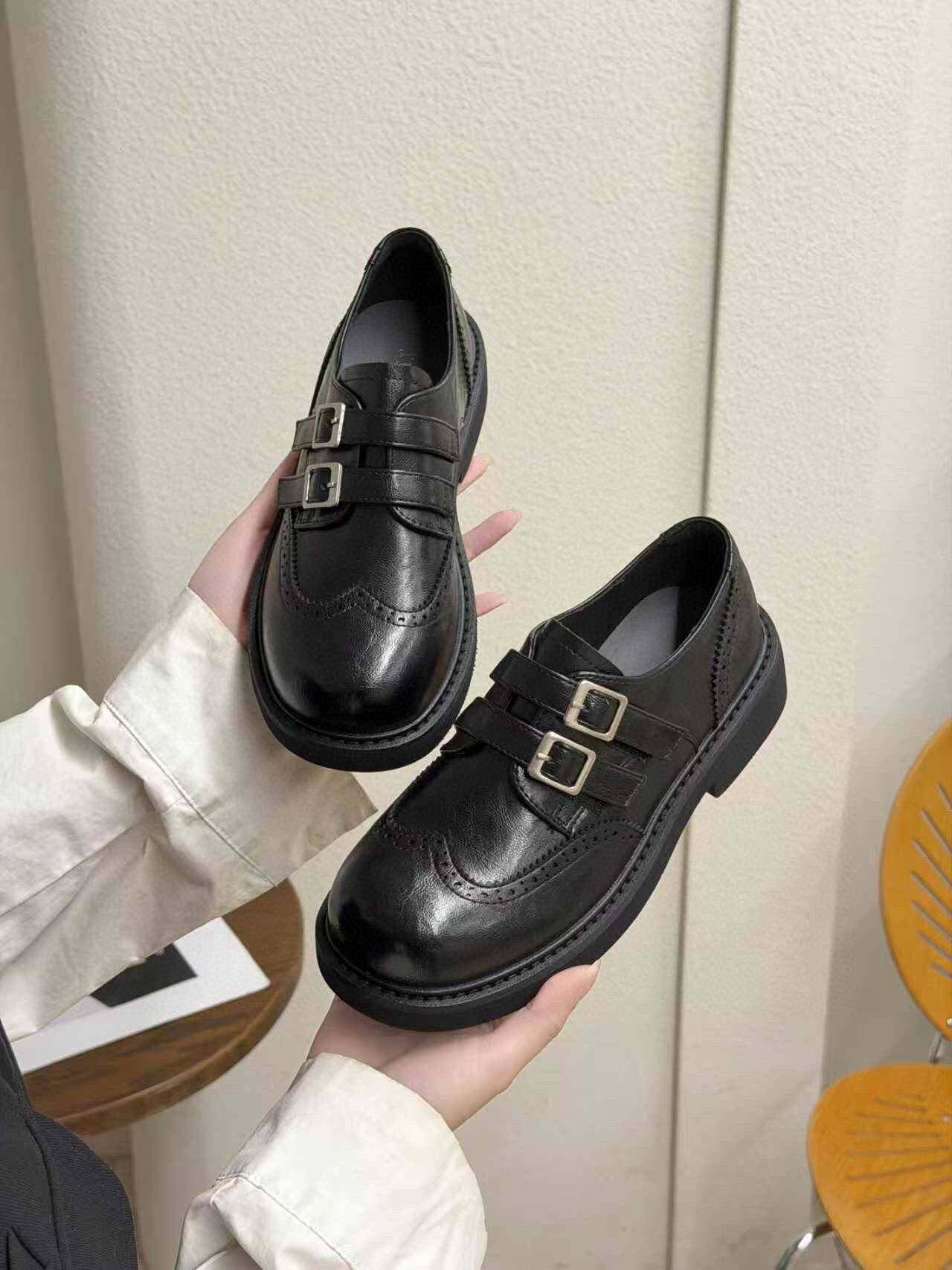 米新款2026春复古布洛克方头乐福鞋百搭黑色皮带扣小皮鞋豆豆鞋女,淘宝优惠券,粉丝福利购,淘宝优惠卷