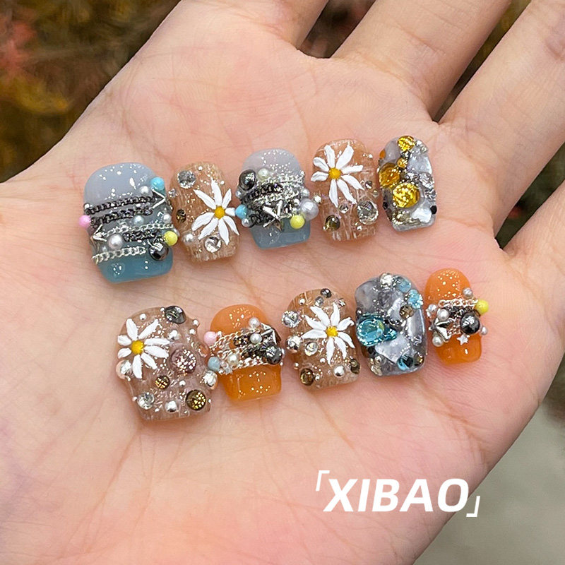 重工穿戴甲轻奢高级感短款夏天穿戴美甲2025新款手工绝美指甲贴片,淘宝优惠券,粉丝福利购,淘宝优惠卷