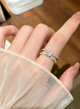 法式银色素圈缠绕戒指女微镶闪钻开口可调节指环小众氛围感配饰