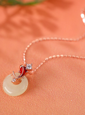 仿和田玉锦鲤项链轻奢2026马过新年本命年女百搭小众设计锁骨链