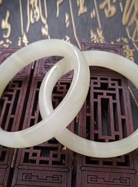 石英岩质玉陕西缠丝手镯送妈妈