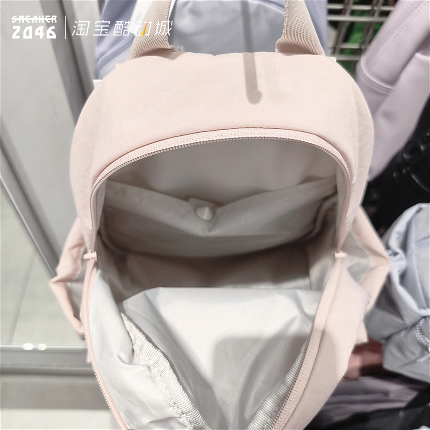 Small fresh portable backpack sports and leisure small backpack